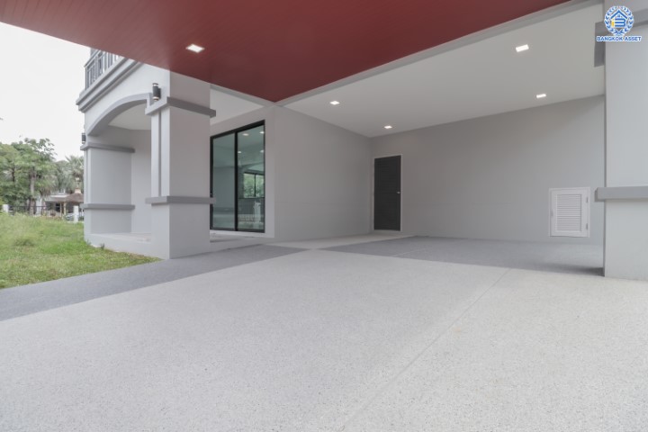 บ้านเดี่ยวมือสองย่านกรุงเทพมหานคร ม.กฤษดานคร31 ติดถนนบรมราชชนนี หลังมุม! จัดแต่งพื้นที่ได้เต็มที่ บนเนื้อที่กว้างขวางมากถึง 137.3 ตร.ว. ฟังก์ชัน 3 ห้องนอน 4 ห้องน้ำ 2 ที่จอดรถ บนทำเลศักยภาพใกล้ม.มหิดล และเพียง 10 นาที ก็ถึงเซ็นทรัล ปิ่นเกล้า